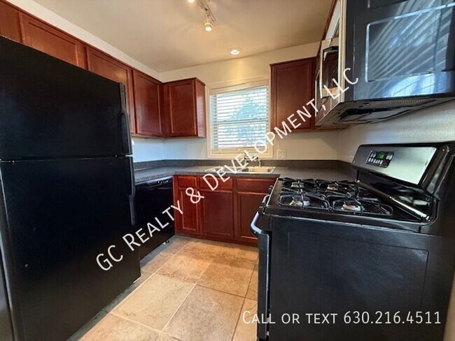 Building Photo - 1348 McDowell Rd