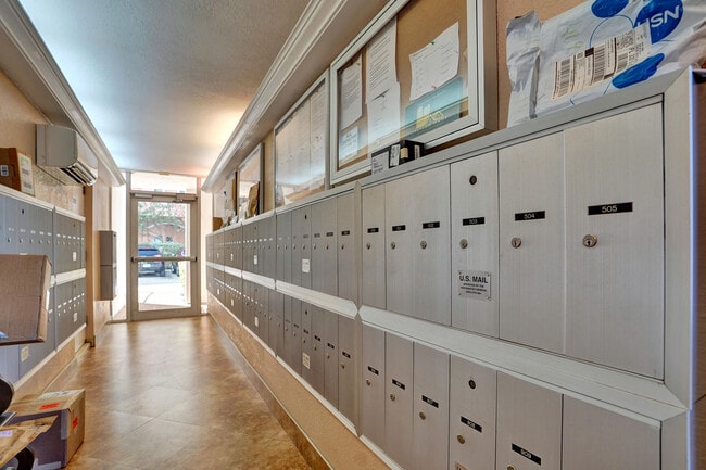 Building Photo - 1391 S Ocean Blvd