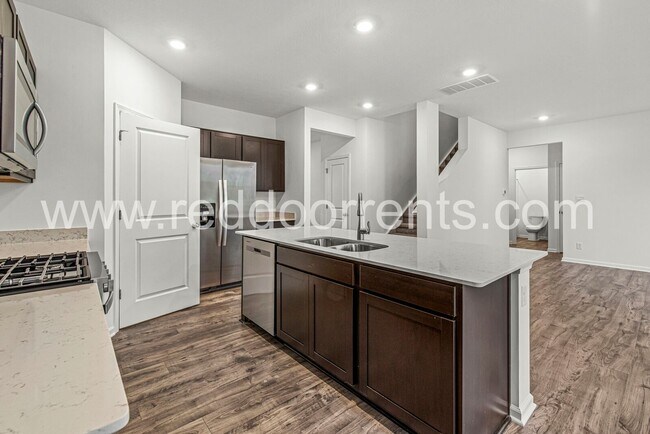 Building Photo - 2183 Warbler St