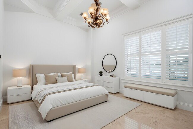 Building Photo - 4/3 Stunning Waterfront home in the heart of Clearwater Beach!