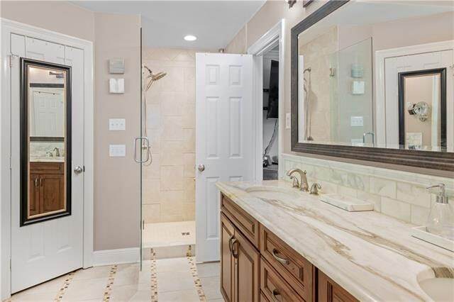 Building Photo - 414 Westwood Dr