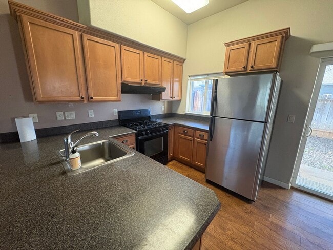 Building Photo - Brokeoffmtn19745/19747