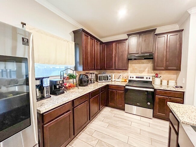 Building Photo - 8723 Shiloh Rock Dr