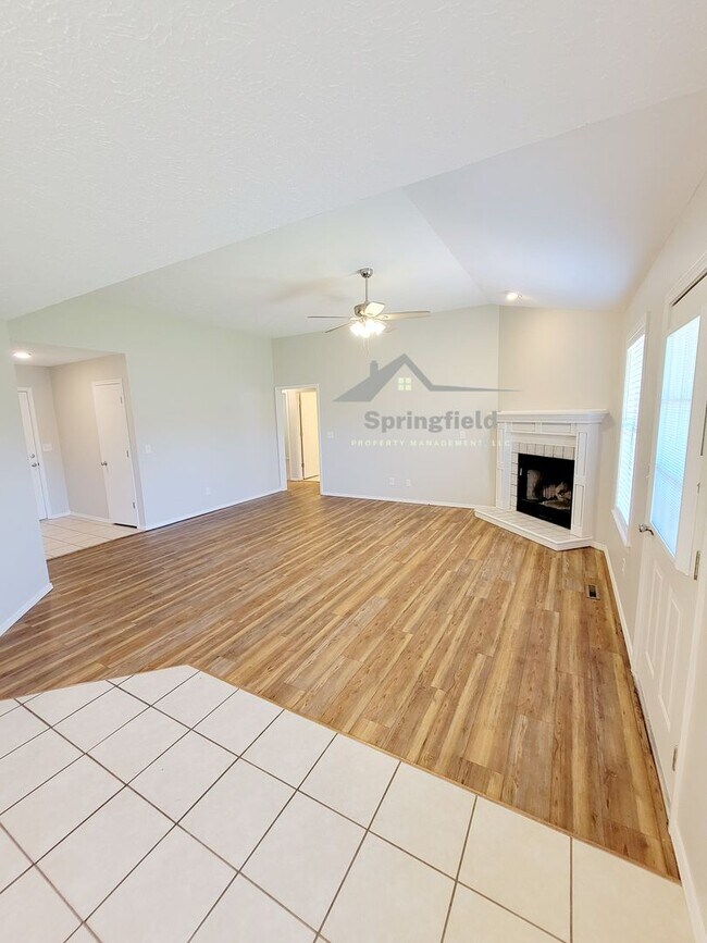 Building Photo - Great Southwest Location - Kickapoo, Chero...