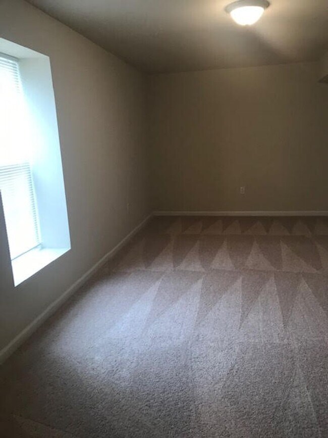 Building Photo - 2025 Germander Way