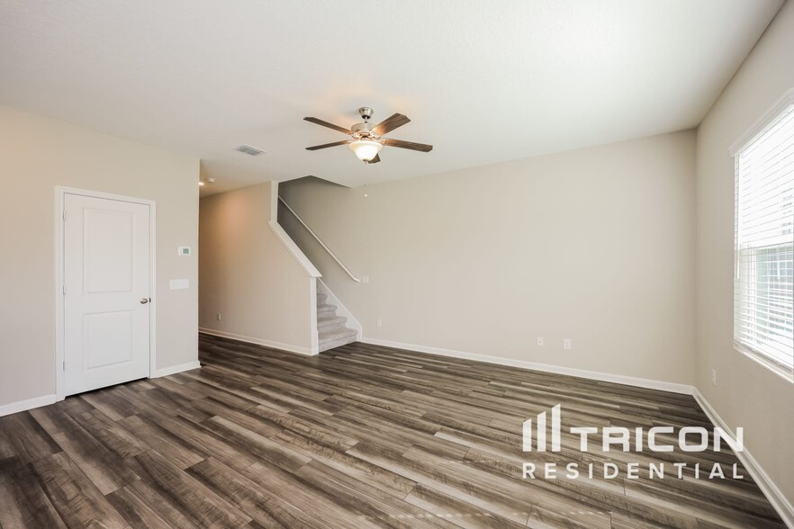 Building Photo - 14347 Palm Ridge
