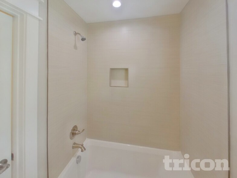 Building Photo - 228 Rockcastle Dr