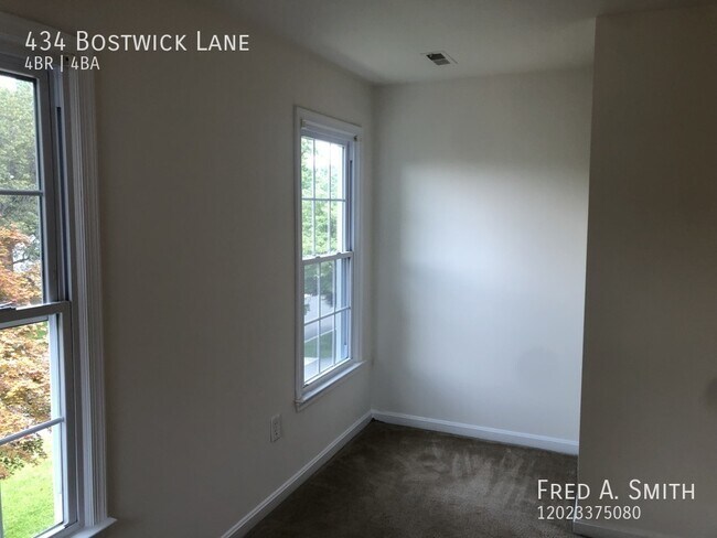 Building Photo - 434 Bostwick Ln