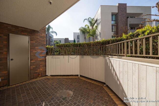 Building Photo - 750 State St