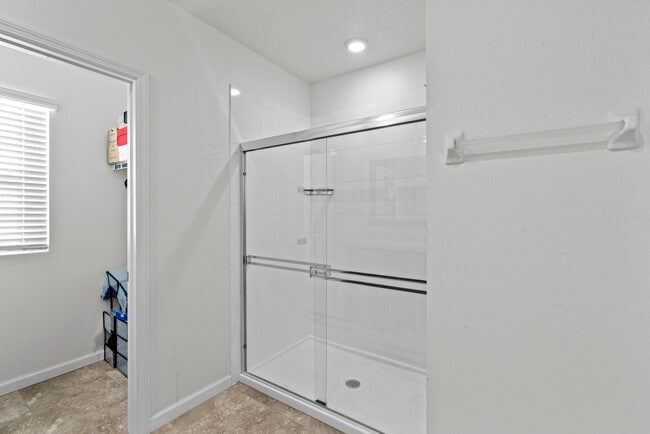 Building Photo - 6455 NW Castlebrook Ave