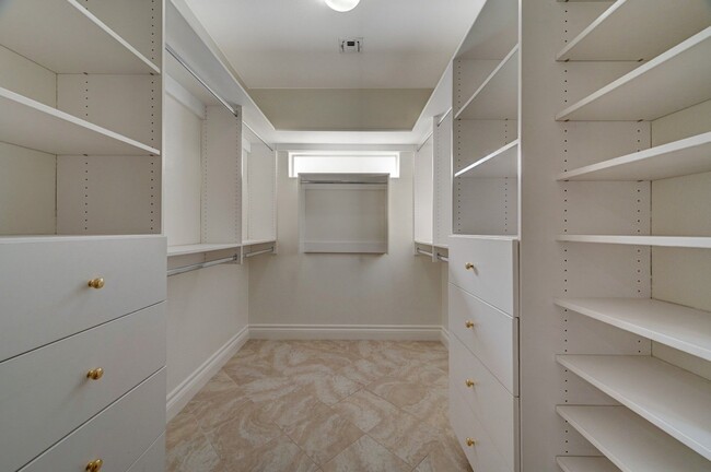 Building Photo - Marvelous Single Story, 3 Bedroom Home with NO HOA!