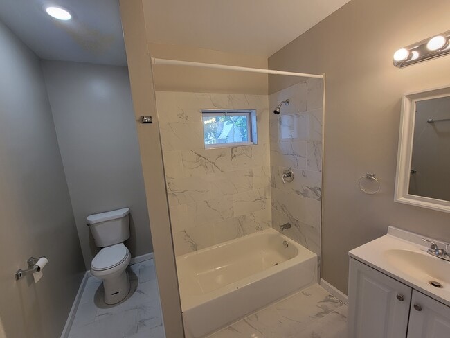 Building Photo - 2104 Allendale Rd