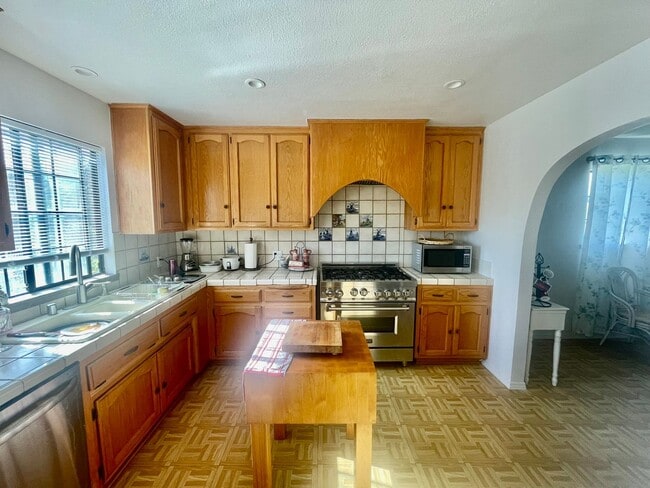 Building Photo - Spacious 4 bedroom/ 3 bath house in Nipomo