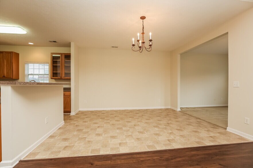 Building Photo - 130 Megan St