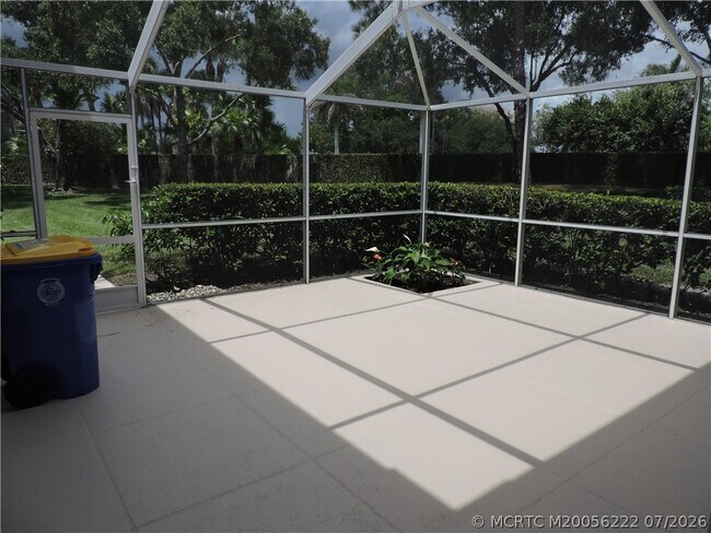 Building Photo - 2865 SW Lakemont Pl