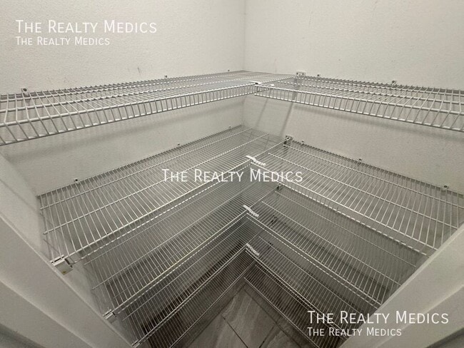 Building Photo - 554 Jett Ln