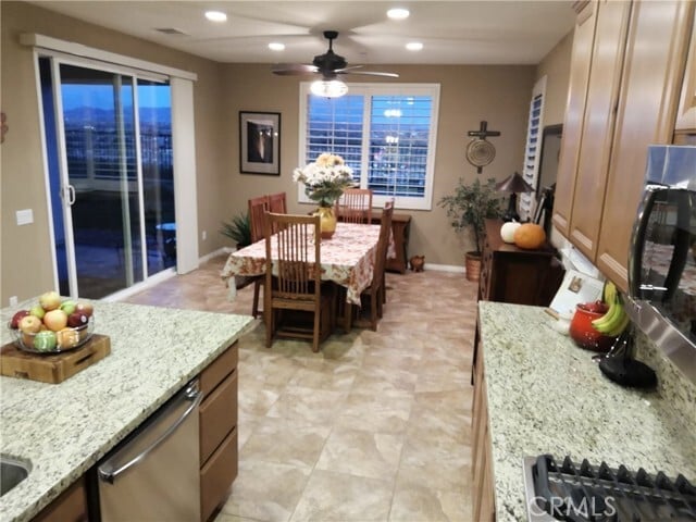 Building Photo - 28934 W Hills Dr