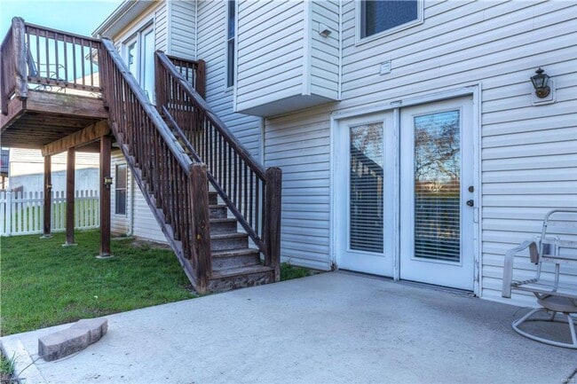 Building Photo - 310 Royallsprings Pkwy