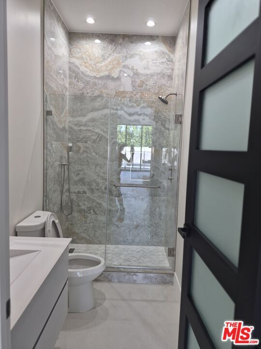 Building Photo - 5299 1/2 Crebs Ave