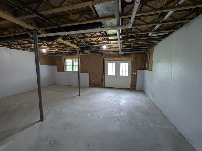 Building Photo - 75 Ivan Dr