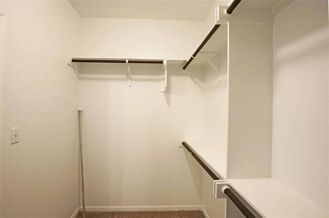 Building Photo - 233 Scenic Hills Cir