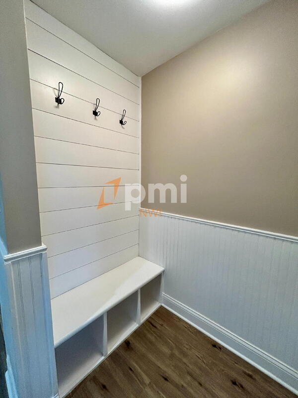 Building Photo - 99-105 W McAlpin St