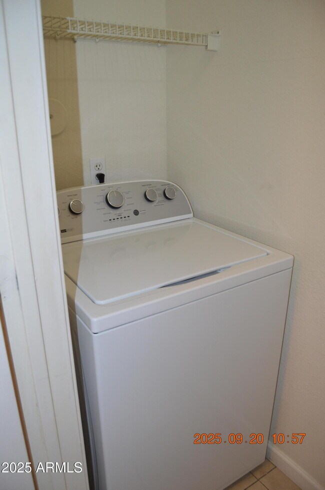 Building Photo - 16013 S Desert Foothills Pkwy