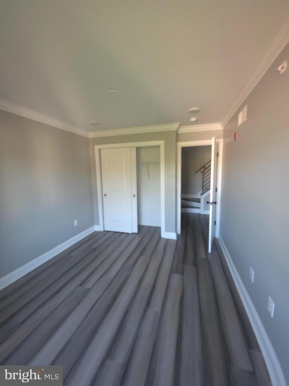 Building Photo - 3410 W Commissioner St