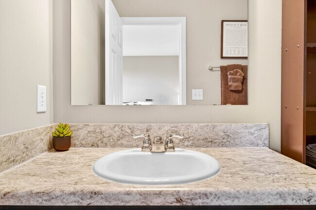 Building Photo - 2024 Shadow Creek Blvd