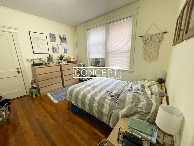 Building Photo - 195 Park Dr