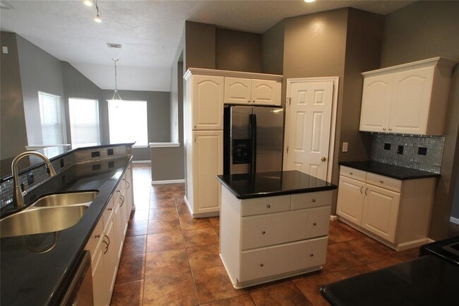Building Photo - 3438 Brookwood Dr