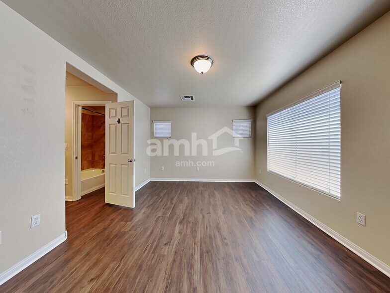 Building Photo - 8164 Golden Flowers St