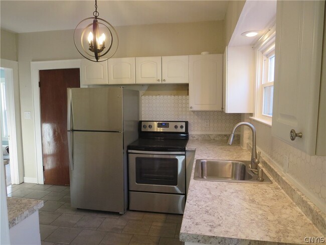 Building Photo - 126 Shotwell Park