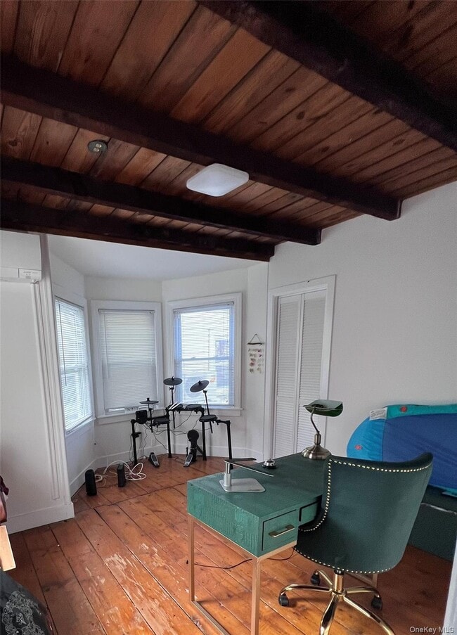 Building Photo - 67 Old Albany Post Rd