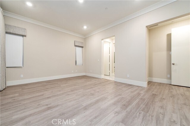 Building Photo - 55 Crater