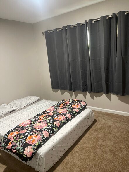 Building Photo - 2600 Jones Rd