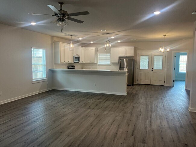 Building Photo - 2853 S Hills Ave