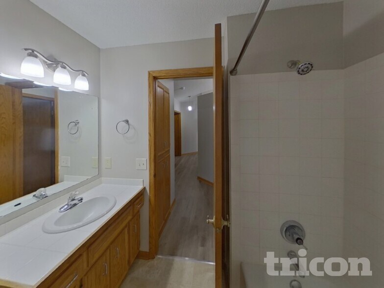 Building Photo - 1503 Palomino Trail