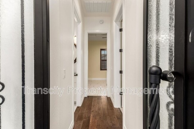 Building Photo - 1636 E Sattoo Way