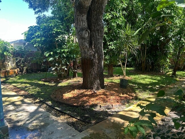 Building Photo - 431 S M St