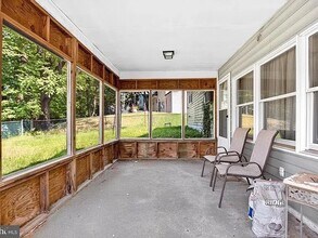 Building Photo - 601 Sharon Ln
