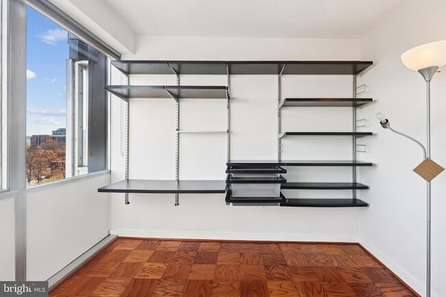 Building Photo - 1301 Delaware Ave SW