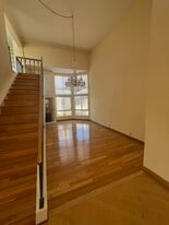 Building Photo - 5333 Zelzah Ave