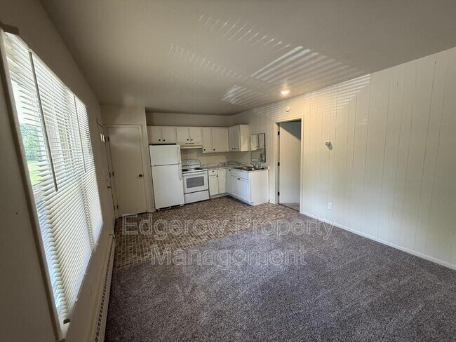 Building Photo - 13827 Ironwood Dr NW