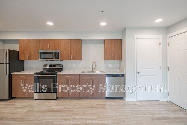 Building Photo - 13001 S Crompton Lane