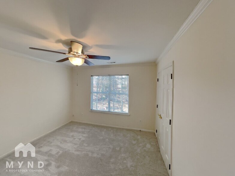 Building Photo - 10002 Gardendale Ct