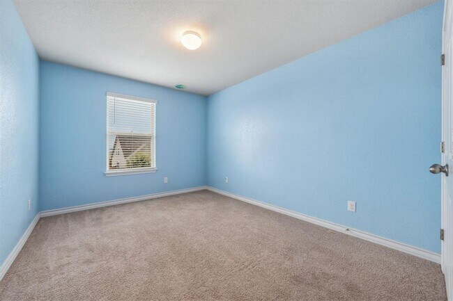 Building Photo - 197 Eves Necklace Dr.