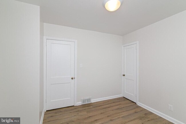 Building Photo - 1001 Armistice Dr