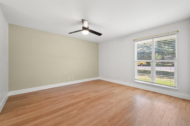 Building Photo - 2307 Deadwood Dr