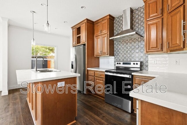 Building Photo - 144 Larkwood Cir